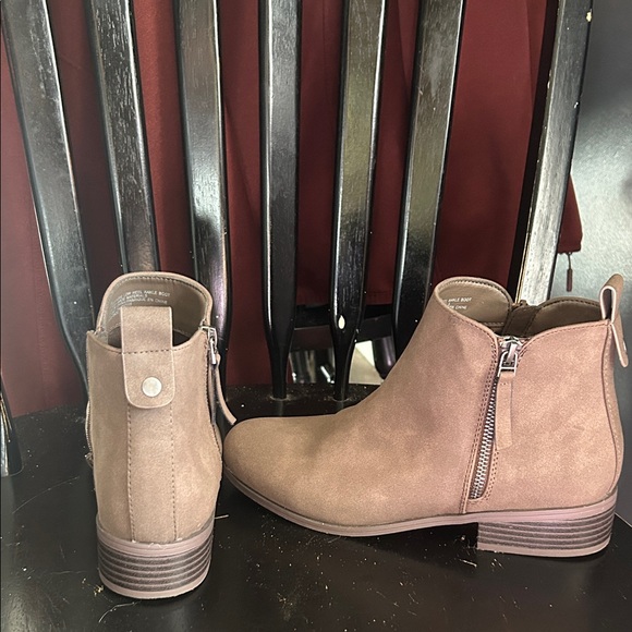 Women's Tan Ankle Boots - Picture 2 of 3